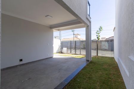 Casa à venda com 183m², 3 quartos e 3 vagasQuintal