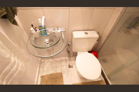 Apartamento à venda com 80m², 3 quartos e 1 vaga Apartamento à venda com 80m², 3 quartos e 1 vagaBanheiro