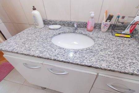Apartamento à venda com 72m², 3 quartos e sem vagaBanheiro