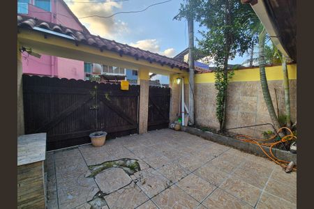 Casa de condomínio à venda com 120m², 2 quartos e 1 vagaÁrea externa