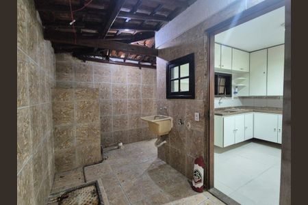 Casa de condomínio à venda com 120m², 2 quartos e 1 vagaÁrea de Serviço