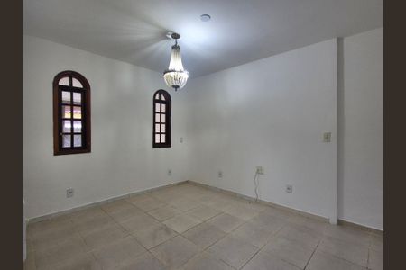 Casa de condomínio à venda com 120m², 2 quartos e 1 vagaSala