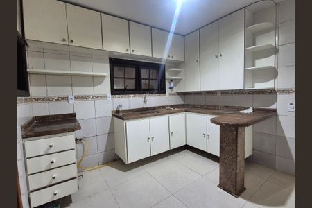 Casa de condomínio à venda com 120m², 2 quartos e 1 vagaCozinha