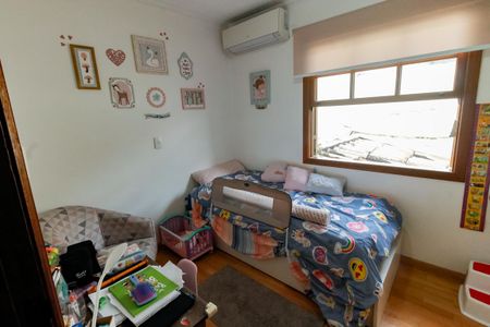 Casa à venda com 161m², 4 quartos e 3 vagas Casa à venda com 161m², 4 quartos e 3 vagasQuarto 1