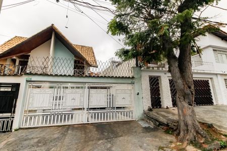 Casa à venda com 161m², 4 quartos e 3 vagas Casa à venda com 161m², 4 quartos e 3 vagasFachada