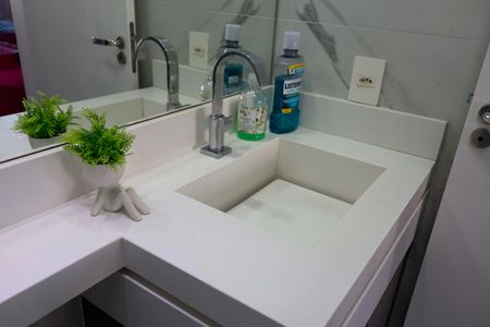 Apartamento à venda com 57m², 2 quartos e 1 vagaBanheiro da Suíte 2