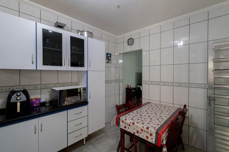 Casa à venda com 120m², 2 quartos e 2 vagas Casa à venda com 120m², 2 quartos e 2 vagasCozinha