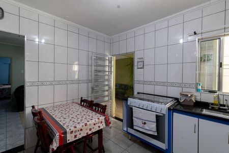 Casa à venda com 120m², 2 quartos e 2 vagas Casa à venda com 120m², 2 quartos e 2 vagasCozinha