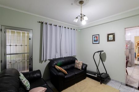 Casa à venda com 120m², 2 quartos e 2 vagas Casa à venda com 120m², 2 quartos e 2 vagasSala