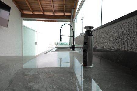 Apartamento à venda com 110m², 2 quartos e 1 vaga Apartamento à venda com 110m², 2 quartos e 1 vagaCozinha Cobertura