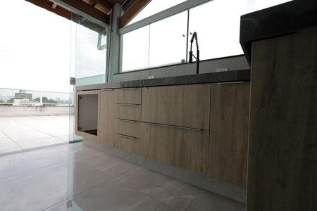 Apartamento à venda com 110m², 2 quartos e 1 vaga Apartamento à venda com 110m², 2 quartos e 1 vagaCozinha Cobertura