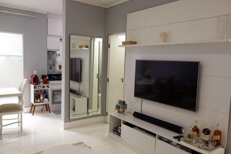 sala de casa à venda com 2 quartos, 100m² em Quitaúna, Osasco