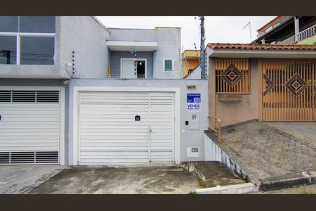 Fachada de casa à venda com 2 quartos, 100m² em Quitaúna, Osasco