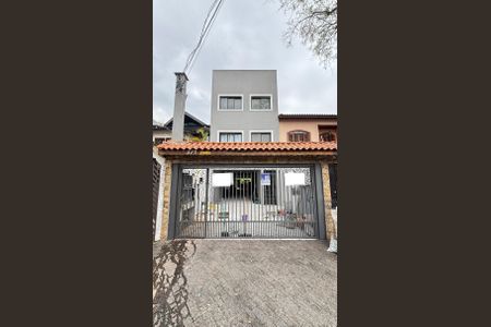 Casa à venda com 125m², 2 quartos e 1 vaga Casa à venda com 125m², 2 quartos e 1 vagaFachada