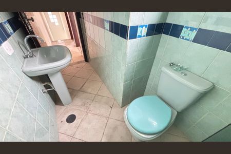 Casa à venda com 125m², 2 quartos e 1 vaga Casa à venda com 125m², 2 quartos e 1 vagaBanheiro