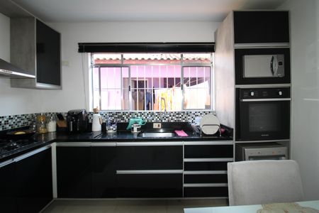 Casa à venda com 129m², 2 quartos e 1 vagaCozinha