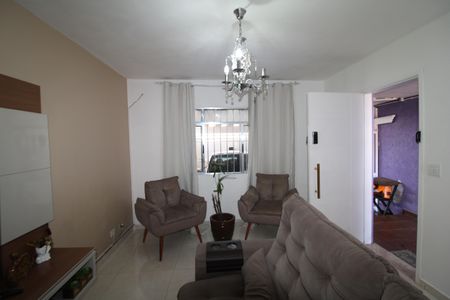 Casa à venda com 129m², 2 quartos e 1 vagaSala