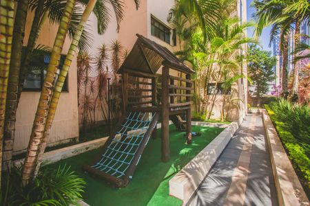 Apartamento à venda com 74m², 3 quartos e 2 vagasÁrea comum - Playground