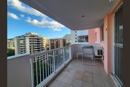 Apartamento à venda com 92m², 3 quartos e 2 vagasVaranda