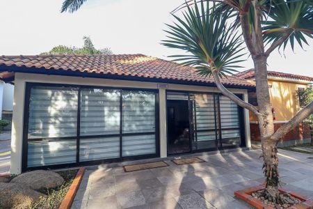 Casa de condomínio à venda com 220m², 3 quartos e sem vagaÁrea comum