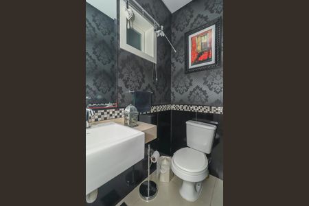 Casa de condomínio à venda com 220m², 3 quartos e sem vagaLavabo