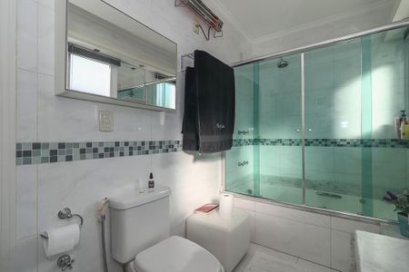 Casa de condomínio à venda com 220m², 3 quartos e sem vagaBanheiro da Suíte