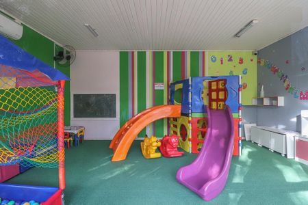 Casa de condomínio à venda com 220m², 3 quartos e sem vagaÁrea comum