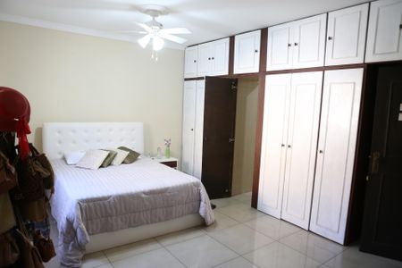 Casa para alugar com 300m², 5 quartos e 3 vagasSuíte