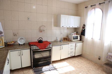 Casa para alugar com 300m², 5 quartos e 3 vagasCozinha