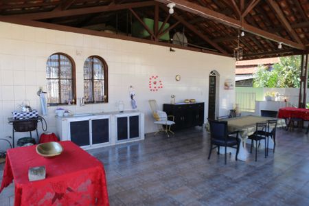 Casa para alugar com 300m², 5 quartos e 3 vagasTerraço