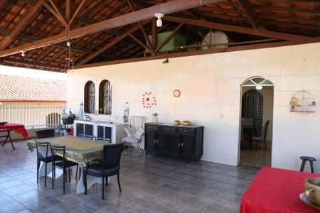 Casa para alugar com 300m², 5 quartos e 3 vagasTerraço