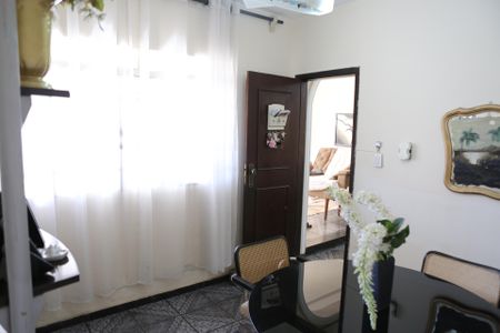 Sala de casa para alugar com 5 quartos, 300m² em Jardim Vera Cruz, Contagem