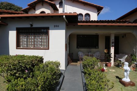 Casa para alugar com 300m², 5 quartos e 3 vagasQuintal