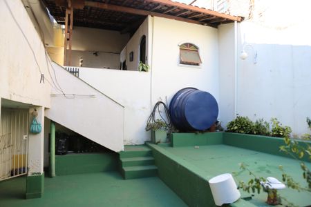 Casa para alugar com 300m², 5 quartos e 3 vagasQuintal