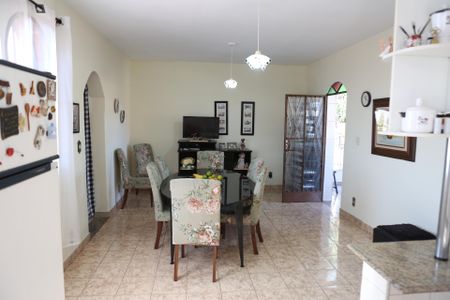 Casa para alugar com 300m², 5 quartos e 3 vagasCozinha