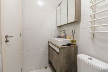 Apartamento à venda com 78m², 2 quartos e 1 vaga Apartamento à venda com 78m², 2 quartos e 1 vagaBanheiro