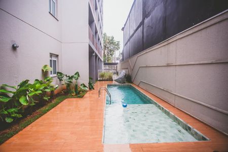 Studio à venda com 27m², 1 quarto e sem vaga Studio à venda com 27m², 1 quarto e sem vagaÁrea comum - Piscina
