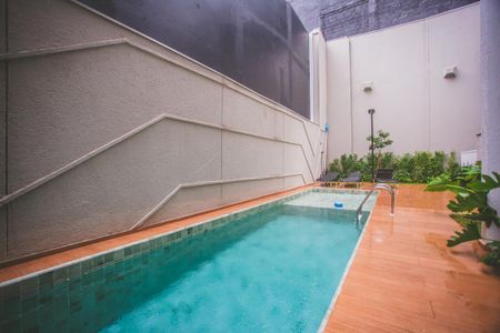 Studio à venda com 27m², 1 quarto e sem vaga Studio à venda com 27m², 1 quarto e sem vagaÁrea comum - Piscina