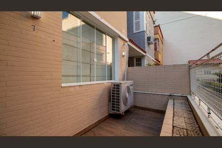 Casa à venda com 160m², 4 quartos e sem vaga Casa à venda com 160m², 4 quartos e sem vagaQuintal