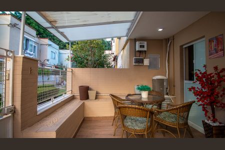 Casa à venda com 160m², 4 quartos e sem vaga Casa à venda com 160m², 4 quartos e sem vagaQuintal