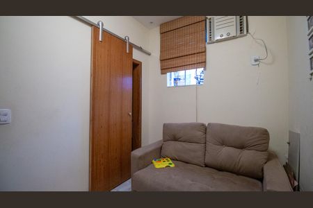 Casa à venda com 160m², 4 quartos e sem vaga Casa à venda com 160m², 4 quartos e sem vagaQuarto 1