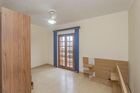 Casa à venda com 410m², 4 quartos e 8 vagasSuíte