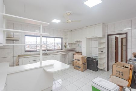 Casa à venda com 410m², 4 quartos e 8 vagasCozinha