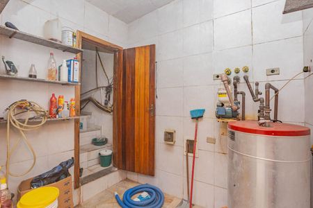 Casa à venda com 410m², 4 quartos e 8 vagasLavanderia