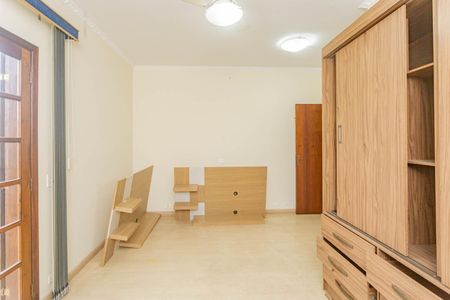 Casa à venda com 410m², 4 quartos e 8 vagasSuíte