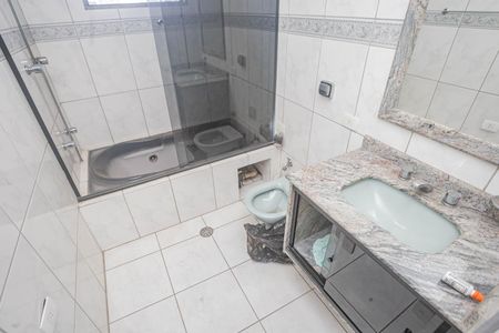 Casa à venda com 410m², 4 quartos e 8 vagasBanheiro da Suíte