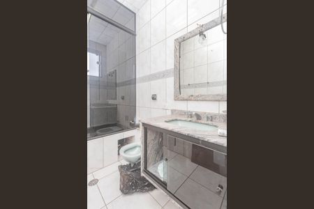 Casa à venda com 410m², 4 quartos e 8 vagasBanheiro da Suíte