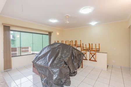 Casa à venda com 410m², 4 quartos e 8 vagasSala