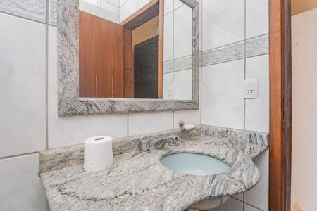 Casa à venda com 410m², 4 quartos e 8 vagasLavabo