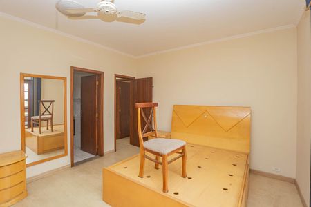 Casa à venda com 410m², 4 quartos e 8 vagasSuíte 3